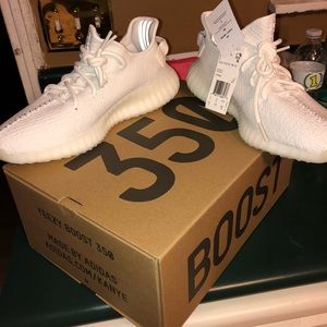 Yeezy 350 V2 Triple White